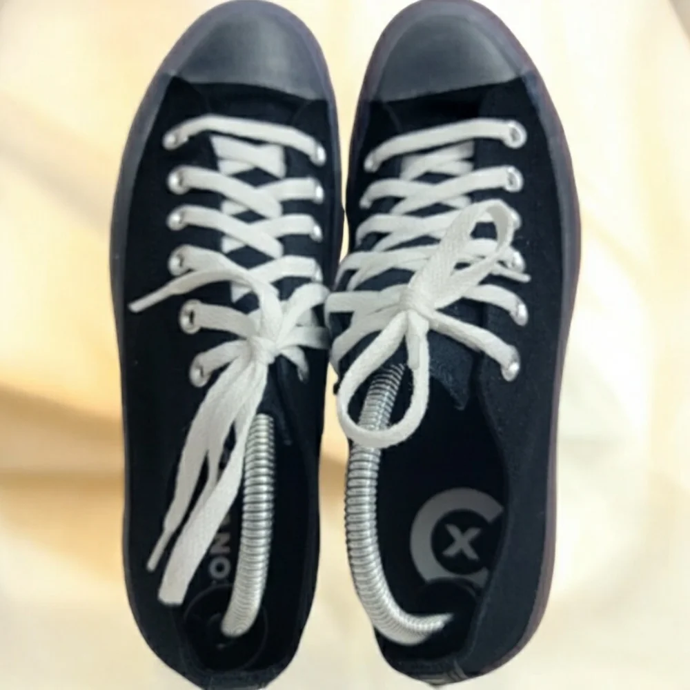 Converse CT Unisex Men's size 7.5 Women's size 9.5. Black Wild Mango 168568CL